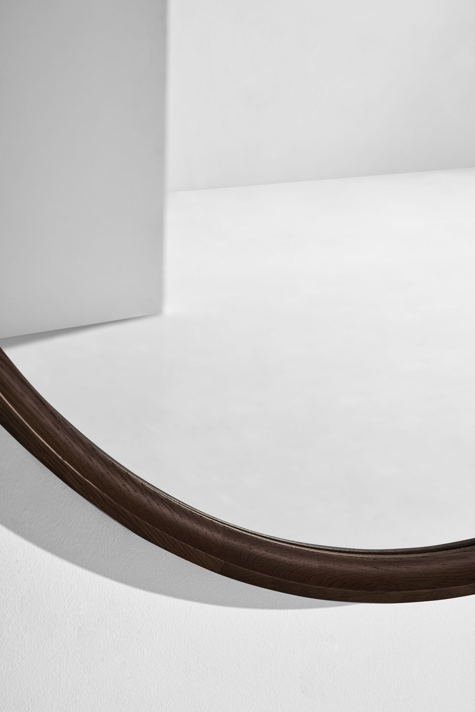 ROUND MIRROR