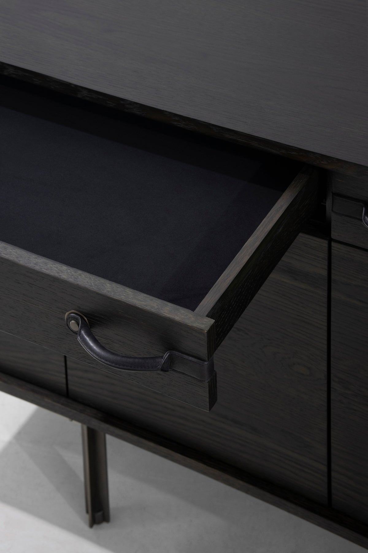 TOTE CREDENZA