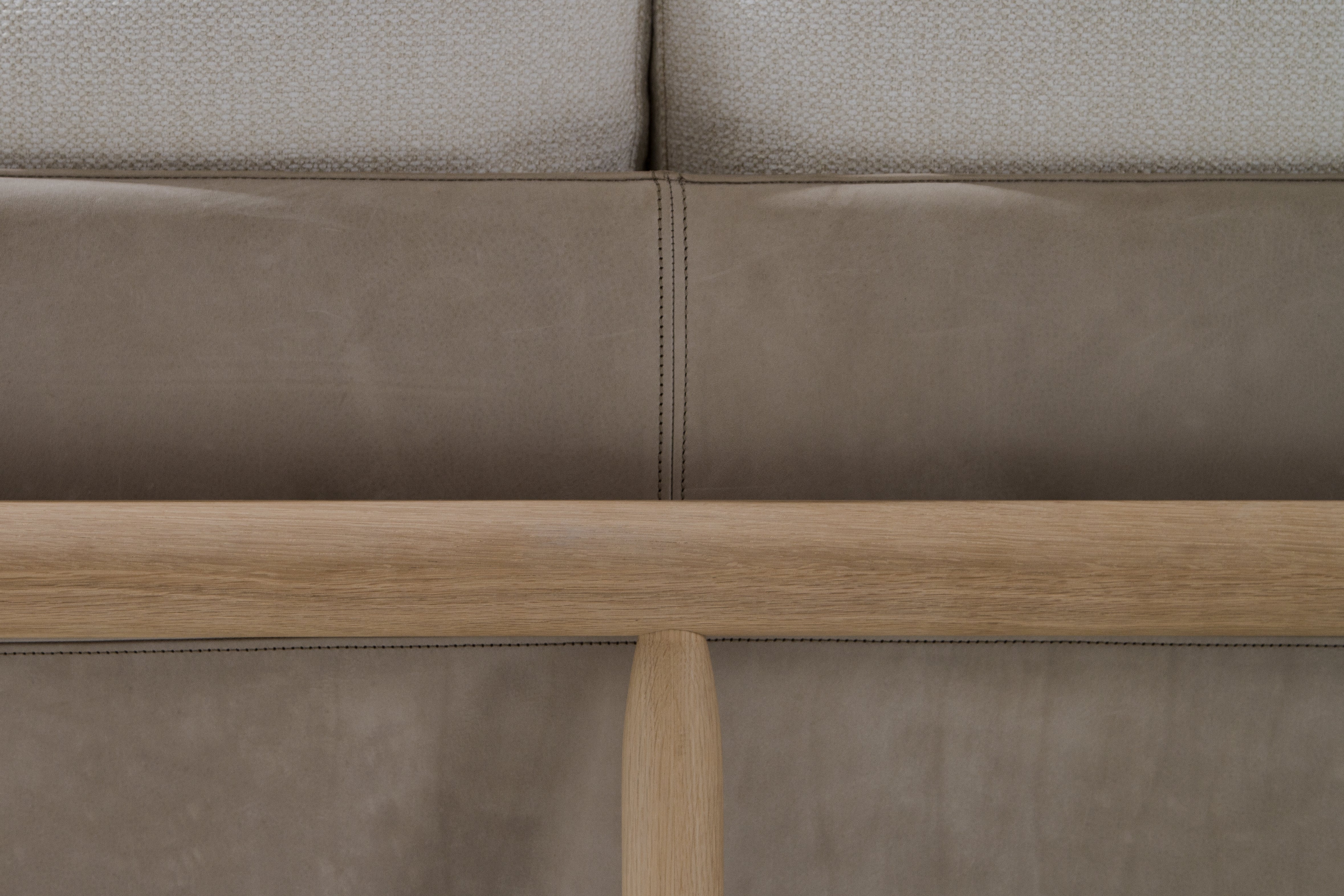 STILT 2-SEATER SOFA - RIGHT ARM