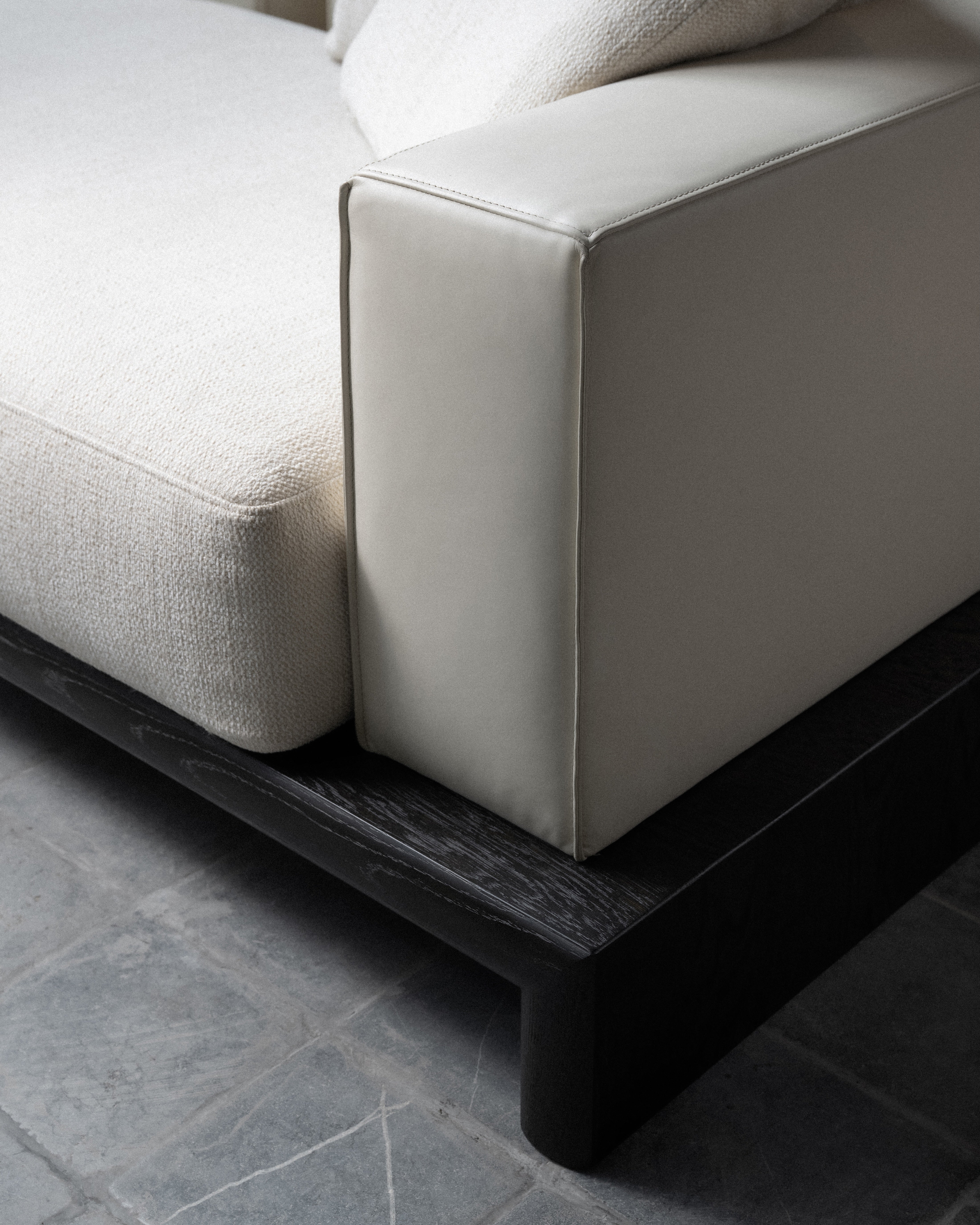 NEN 2-SEATER SOFA