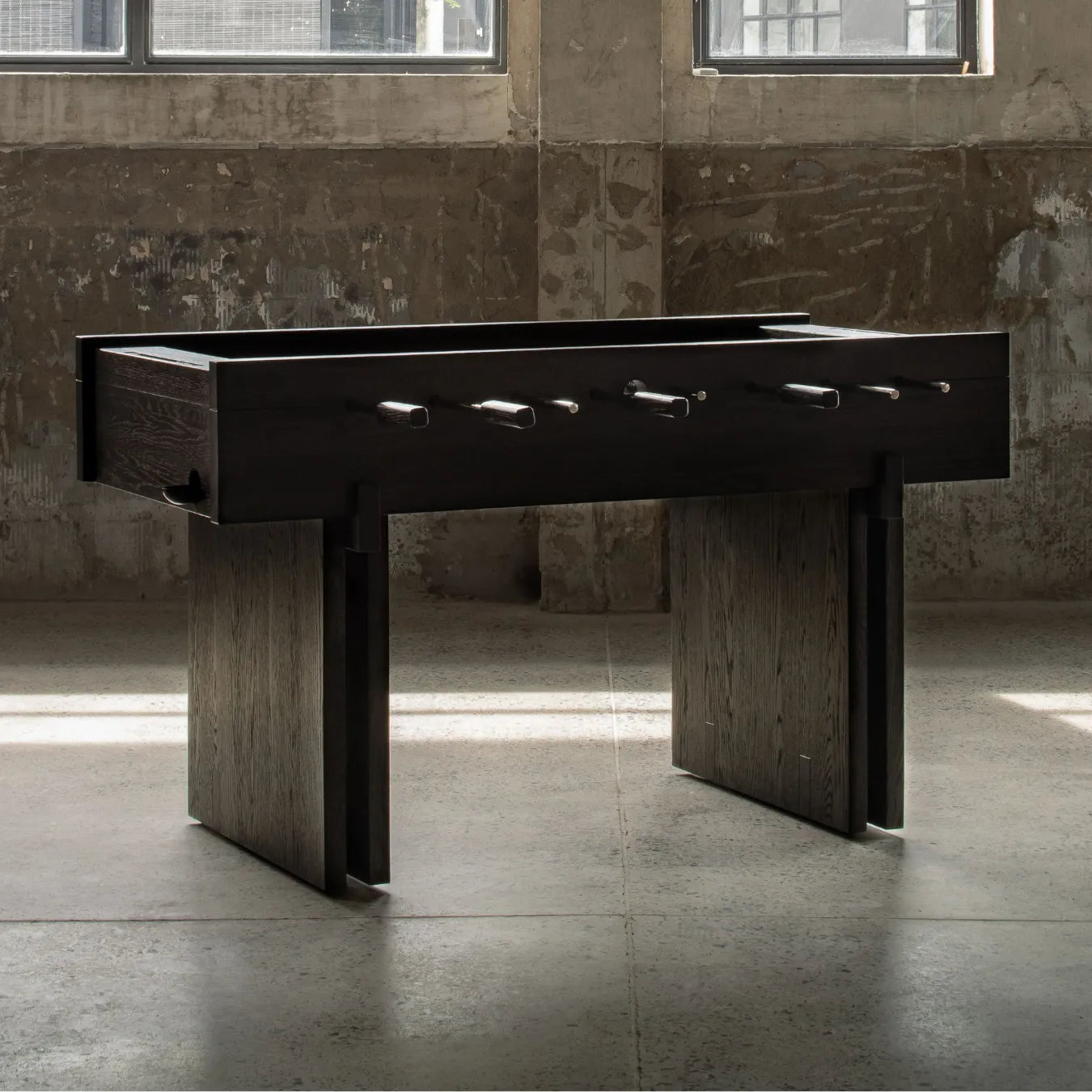 DINH FOOSBALL TABLE