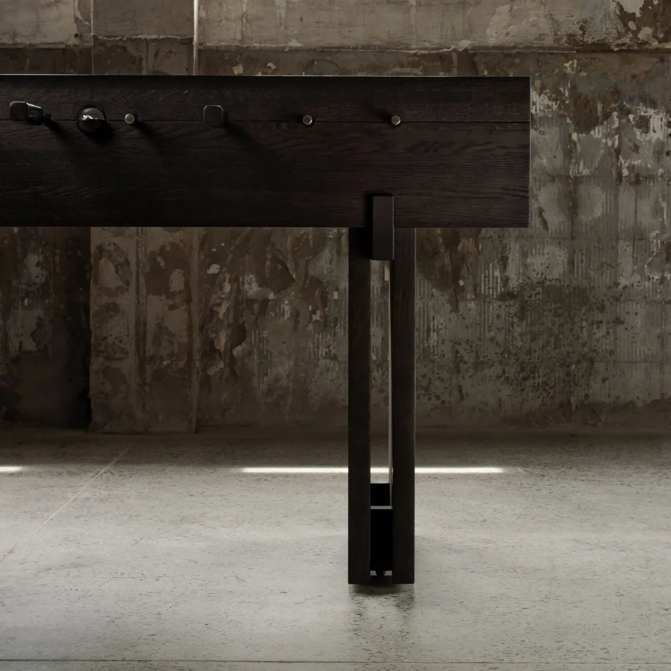 DINH FOOSBALL TABLE