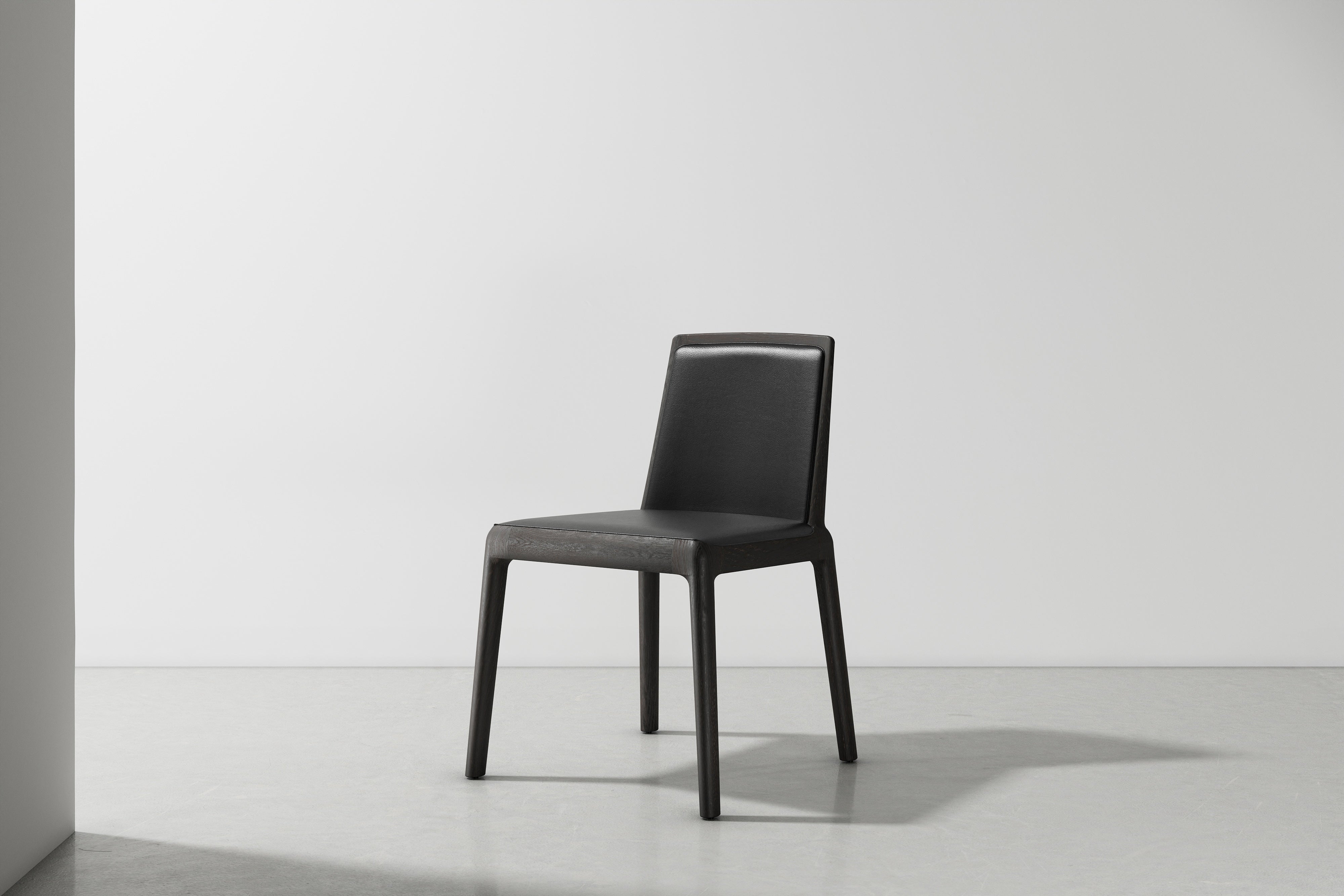 NÔM DINING CHAIR