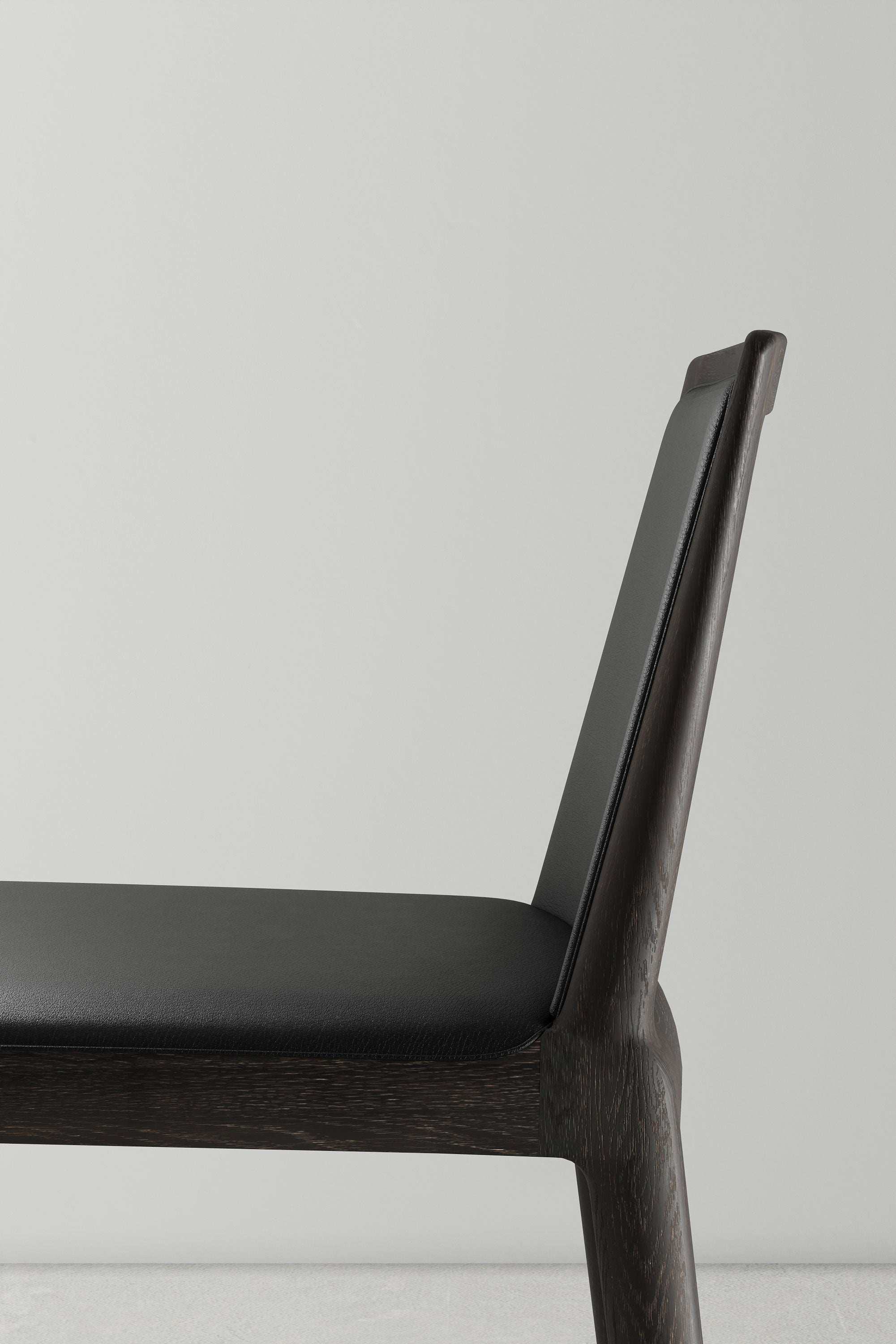 NÔM DINING CHAIR