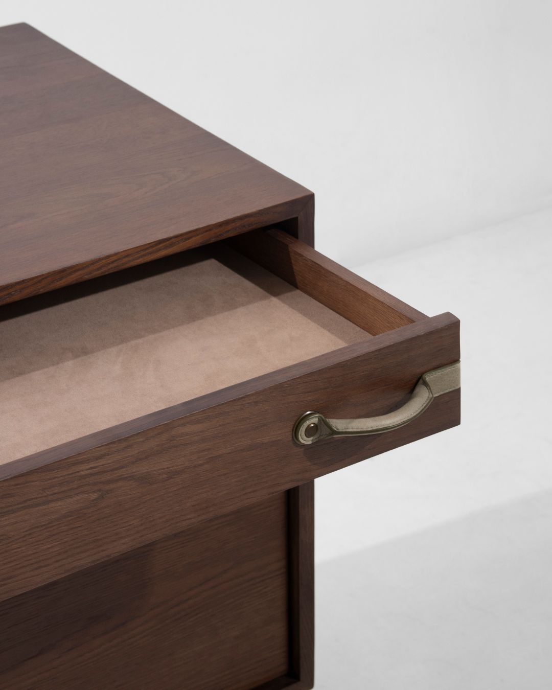 TOTE SMALL CABINET